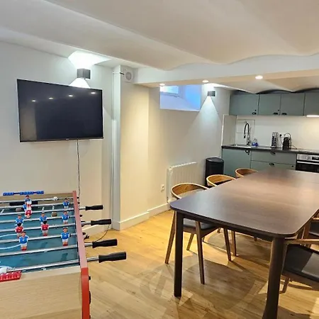 Belle Maison De Ville, 7 Couchages, בית נופש דוביל