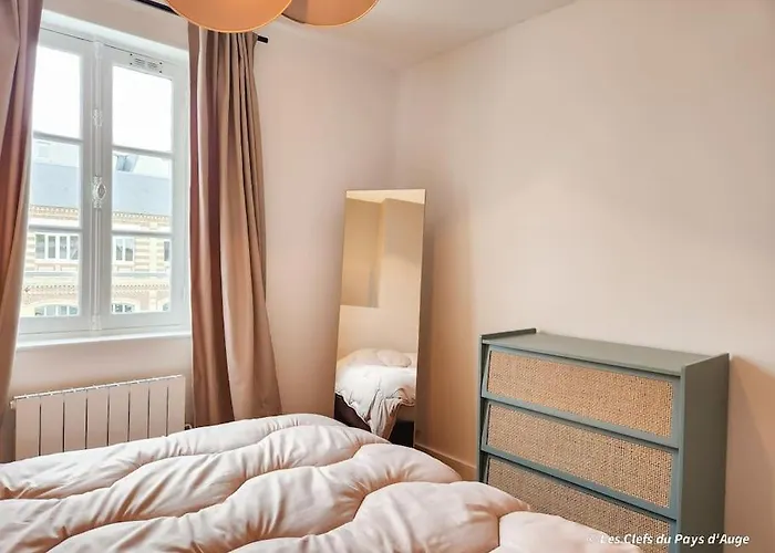 Belle Maison De Ville, 7 Couchages, Deauville