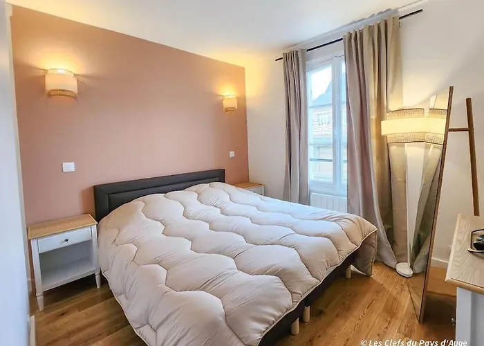 Belle Maison De Ville, 7 Couchages, Deauville